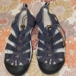 Keen Newport H2 Sandal Gently Worn Sz 10